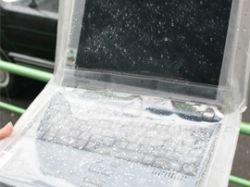 Waterproof your laptop by Thanko
