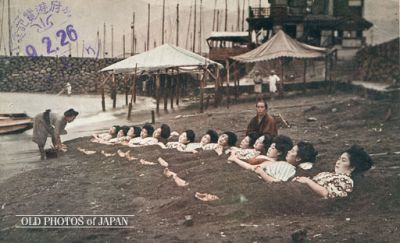 Hot Sand Bath: Photo from OldPhotoJapan.com